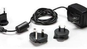 BrightSign PA-W12V1.5A-LK2 – LS5-sarjan 12 V / 1,5 A vaihtovirtalähde, 4 kansainvälistä adapteria
