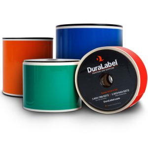 duralabel-t4-3001 – DuraLabel T4-3001, valkoinen 100 mm × 42,6 m, valmistajan Premium Vinyl -materiaaliperheen HAVAINNEKUVA, ei SKU-kohtainen tuotekuva